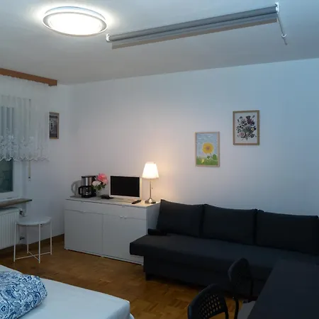 Cosystay Near Airport &messe